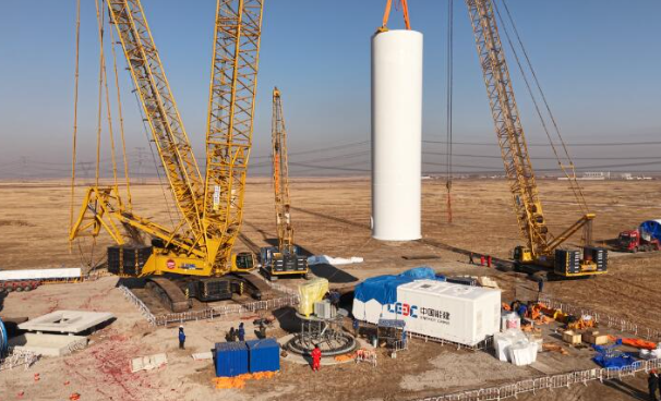 中國能建肇東300MW一期風電項目風機首吊順利完成